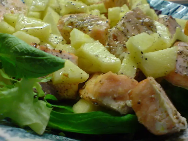 Салат с сёмгой и яблоками с цитрусовой ноткой: шаг 4