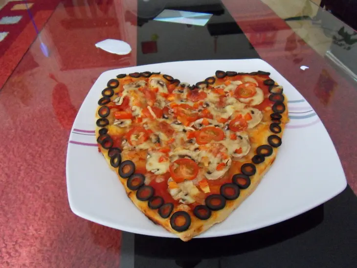 Самое вкусное тесто для пиццы и несколько идей оформления.: шаг 2