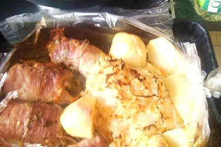 Свиные рулетики с картофелем и кваш.капустой запеченные в рукаве: шаг 1