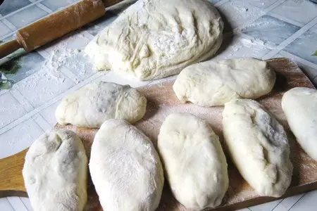 Пирожки жареные с печенью и картошкой: шаг 2