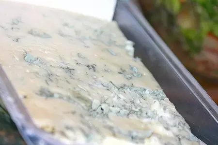 Салат французский с беконом и горзонзолой: шаг 3