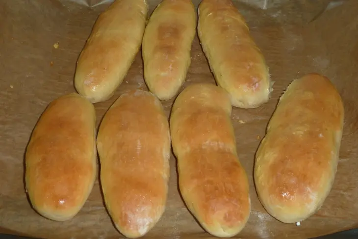 Хот-дог с домашней булочкой и куриной колбаской: шаг 4