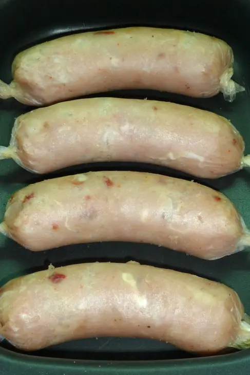Хот-дог с домашней булочкой и куриной колбаской: шаг 7