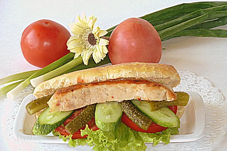 Хот-дог с домашней булочкой и куриной колбаской: шаг 9