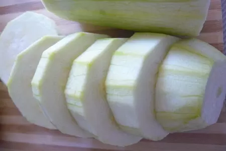 Малосольные кабачки: шаг 1