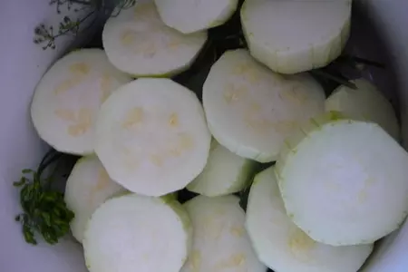 Малосольные кабачки: шаг 2