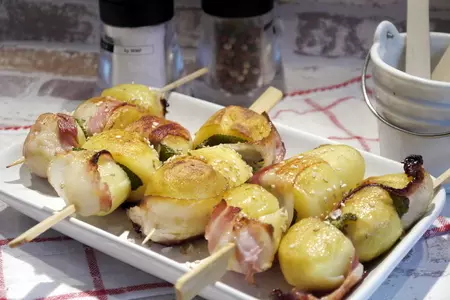 Картофельно-беконовые шашлычки: шаг 4