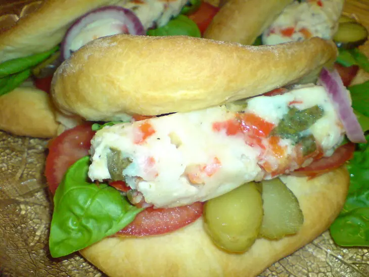 Parker house buns/булочки с  почти "горячей  собакой"!(фм "да! да! мой любимый хот-дог!"): шаг 8