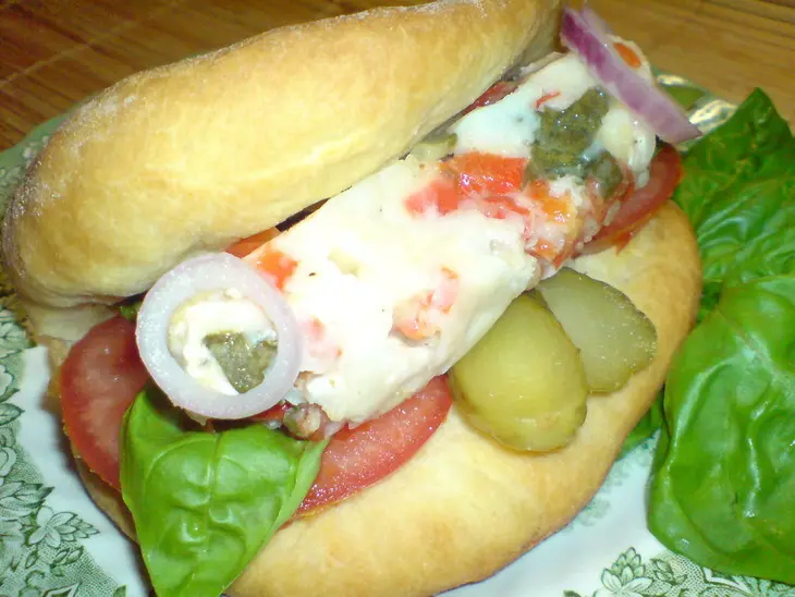 Parker house buns/булочки с  почти "горячей  собакой"!(фм "да! да! мой любимый хот-дог!"): шаг 9