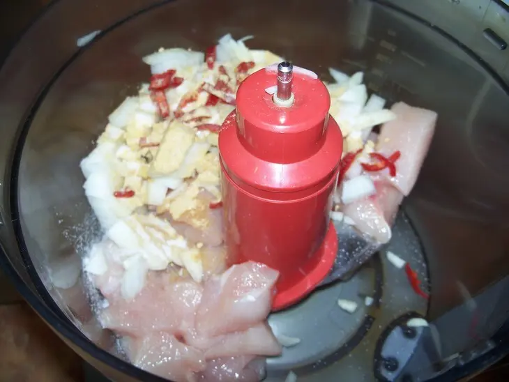 Легкий фасолевый суп с пряными куриными фрикадельками: шаг 4