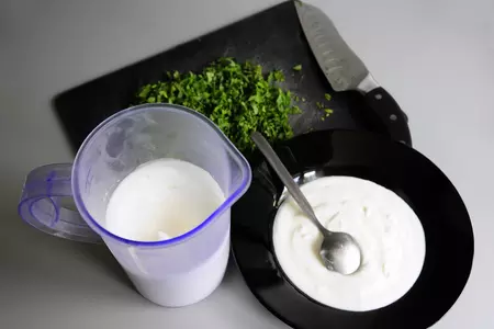 Ролл с мясом краба и муссом из йогурта и мяты: шаг 7