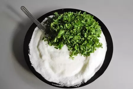 Ролл с мясом краба и муссом из йогурта и мяты: шаг 8