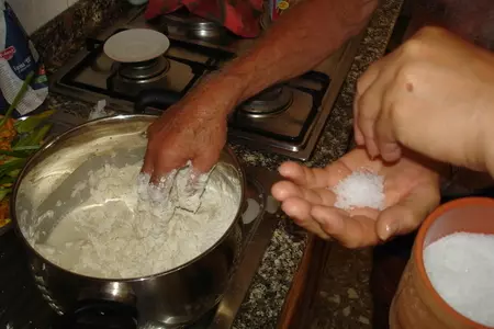 Фьёри ди дзукко "жареные цветы цуккини": шаг 6