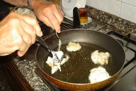 Фьёри ди дзукко "жареные цветы цуккини": шаг 12
