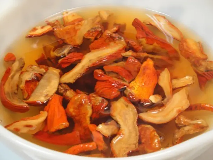 Мясо томлёное с помидорами,грибами и вином: шаг 7