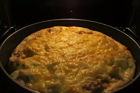 Пирог с куриным филе и грибами на скорую руку: шаг 4