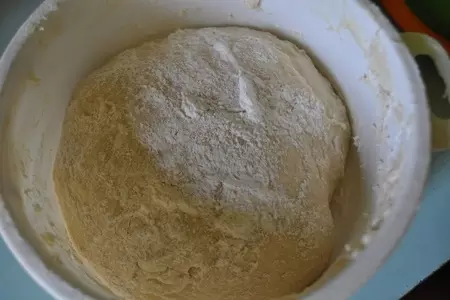Вареники с чёрной смородиной и яблоками: шаг 1