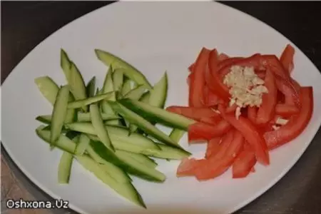 Салат из курицы: шаг 1