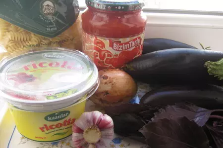 Баклажановые шары  - макароны с сыром запечённые в баклажанах (ricotta,eggplant and pasta timbales): шаг 1