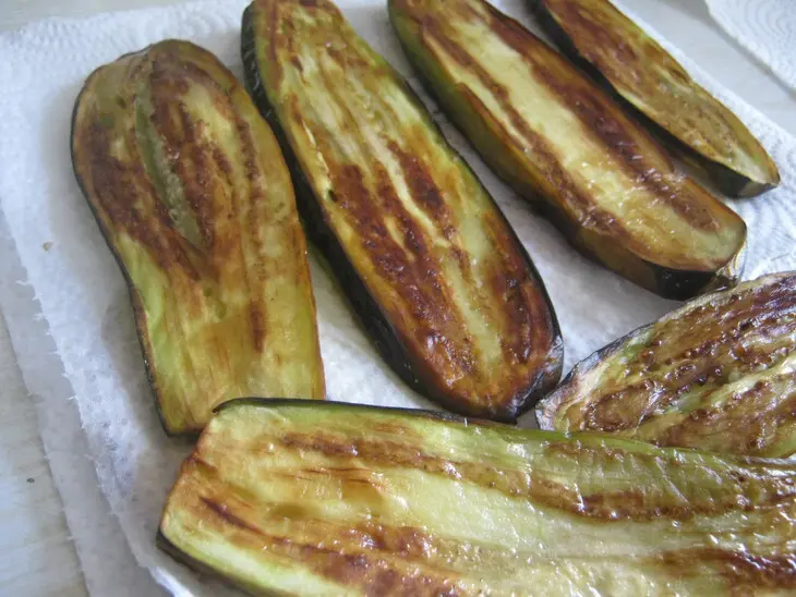 Баклажановые шары  - макароны с сыром запечённые в баклажанах (ricotta,eggplant and pasta timbales): шаг 3