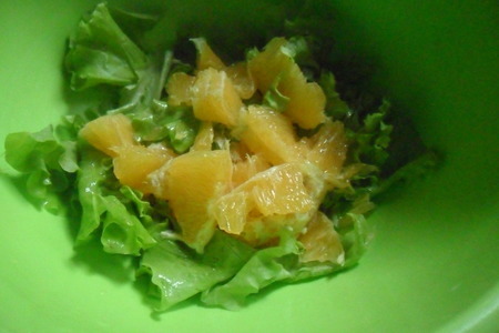 Салат с лососем и апельсином: шаг 1