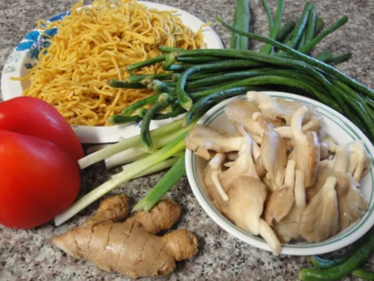 Китайская лапша с курицей: шаг 1