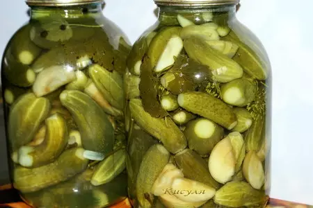Огурцы с яблоками (маринованные и малосольные): шаг 3