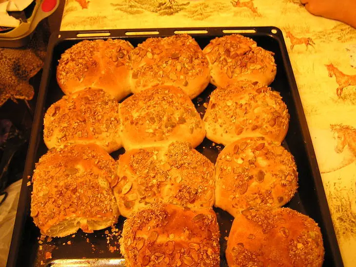 Булочки из цельнозерновой муки на пахте. для машеньки- melorn.: шаг 14
