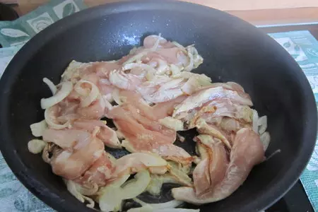Куриная грудка с овощами и сливками: шаг 2