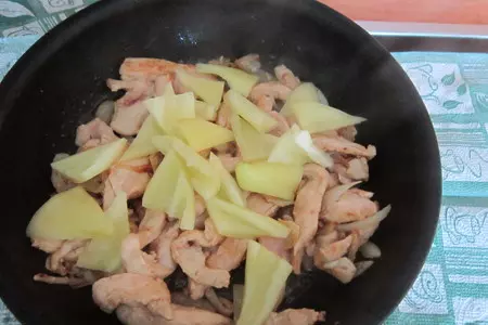 Куриная грудка с овощами и сливками: шаг 3