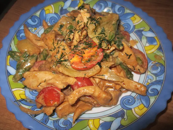 Куриная грудка с овощами и сливками: шаг 6