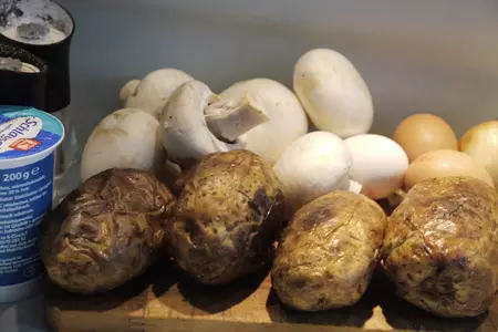 Картофельная запеканка с шампиньонами: шаг 1
