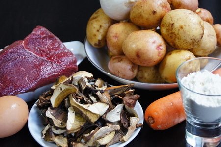 Картофельные зразы с говядиной и грибами: шаг 1