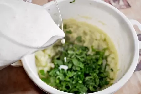 Холодный суп-пюре из кольраби с яблоками и кедровыми орешками (дуэль): шаг 5