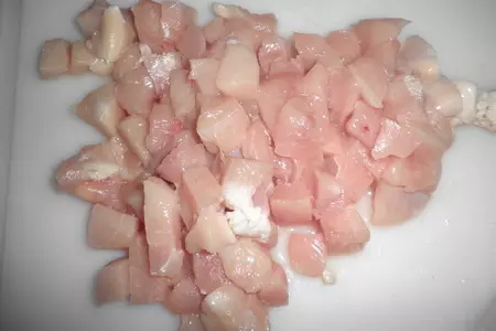 Закусочные рулетики с курицей в лаваше: шаг 2