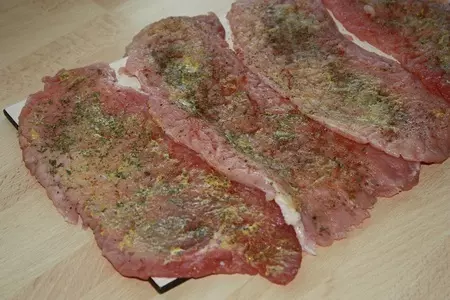 Мясные рулеты на пару: как свинушка с индюшкой подружились: шаг 2
