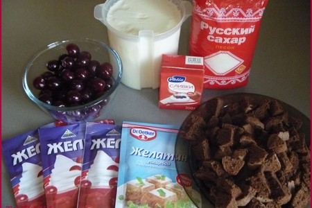 Сливочно-йогуртовый десерт с шоколадным бисквитом в вишнёвом куполе: шаг 1