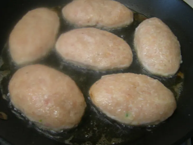 Зразы куриные с брынзой: шаг 2