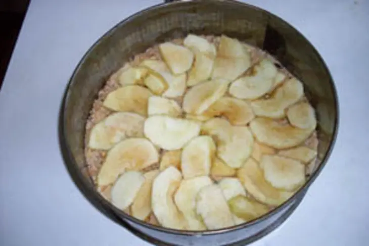 Очень вкусный яблочный пирог: шаг 4
