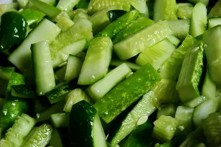 Кисло-сладкие огурцы с кунжутом (заготовка на зиму): шаг 2