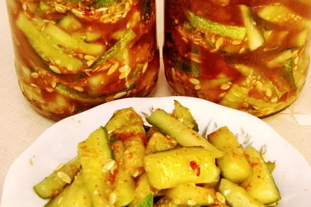 Кисло-сладкие огурцы с кунжутом (заготовка на зиму): шаг 8