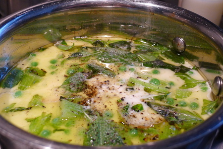 Крем-суп из сельдерея, базилика, молодого горошка с креветками: шаг 3