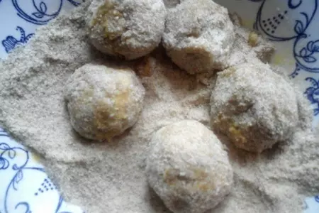 Шарики куриные ароматные в золотистой корочке: шаг 10
