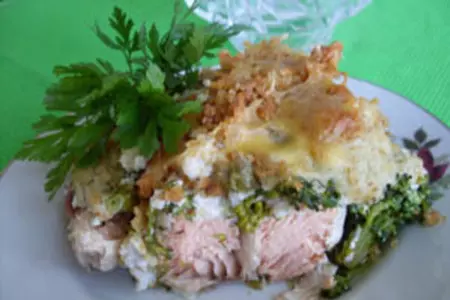 Горбуша запеченная с брокколи и соусом: шаг 7