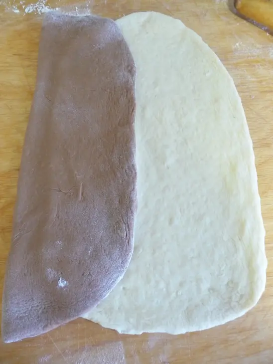 Cocoa marble cookie bread или "мраморные" булочки: шаг 2