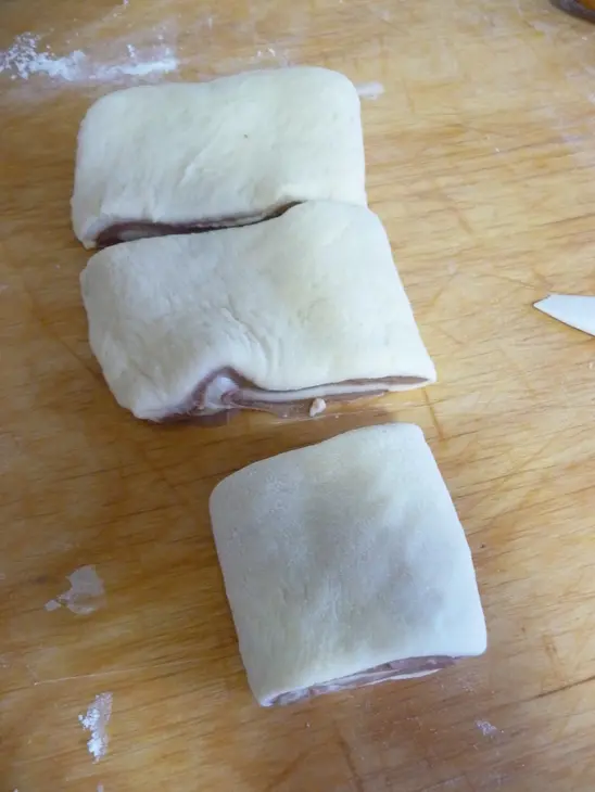 Cocoa marble cookie bread или "мраморные" булочки: шаг 4