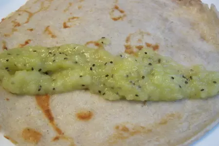 Блинчики с черемуховым ароматом и фруктовой начинкой (дуэль): шаг 6