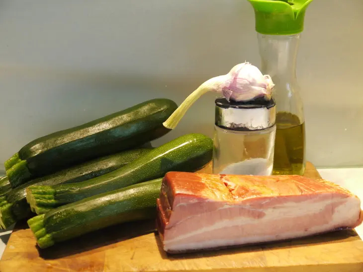 Шашлычки из цукини с грудинкой: шаг 1