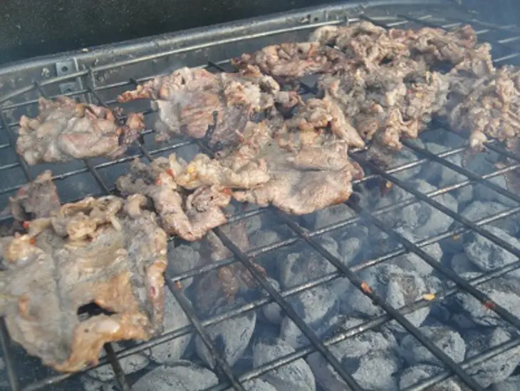 Тонкое мясо на гриле: шаг 3
