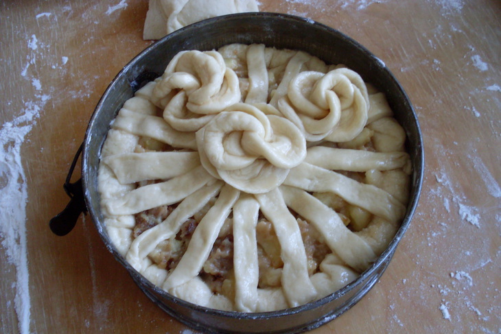Дрожжевой яблочный пирог: шаг 8
